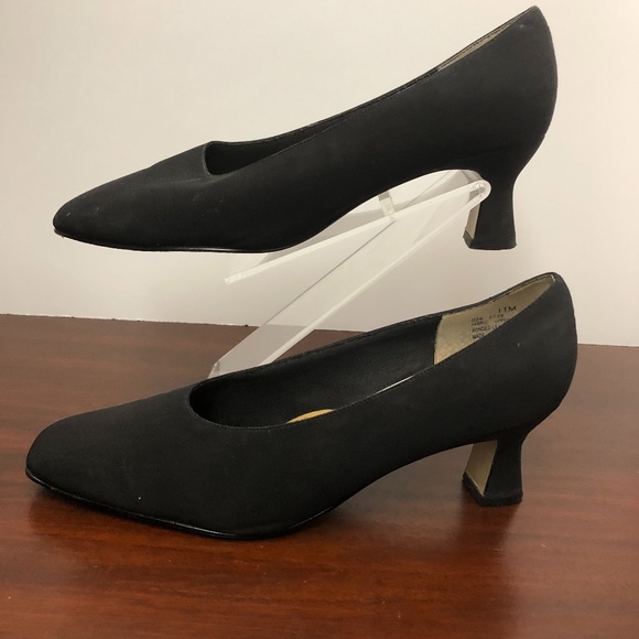 PM Collection 925 Black /Satin Fabric Heels 11M - Picture 1 of 4
